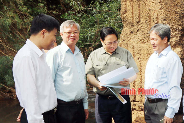 img_9135_09520720032022 Thủ tướng Chính phủ Phạm Minh Chính cùng nguyên Chủ tịch nước Nguyễn Minh Triết và lãnh đạo tỉnh Bình Phước, các bộ, ngành trung ương đi kiểm tra thực tế tại Mã Đà, điểm giáp ranh Bình Phước - Đồng Nai