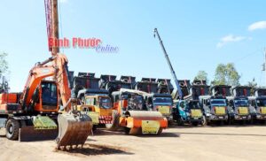 Sáng 27-11, Chủ tịch UBND tỉnh Nguyễn Văn Trăm, Phó chủ tịch UBND tỉnh Huỳnh Anh Minh cùng đại diện lãnh đạo các sở, ban, ngành, huyện, thị xã, thành phố dự lễ động thổ dự án Khu du lịch hồ Suối Cam giai đoạn 2 (dự án Royal Star Lake).