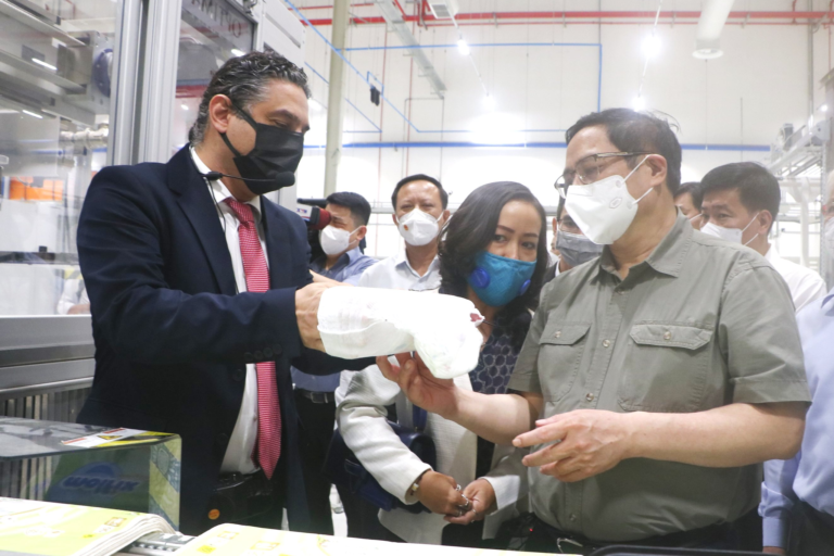 Thủ tướng Phạm Minh Chính tham quan thực tế doanh nghiệp tại Khu công nghiệp Becamex Bình Phước Thủ tướng Phạm Minh Chính tham quan thực tế doanh nghiệp tại Khu công nghiệp Becamex Bình Phước