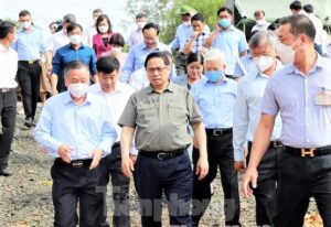 Thủ tướng giao các bộ, ngành Trung ương phối hợp địa phương sớm nghiên cứu phương án, giải pháp thông tuyến