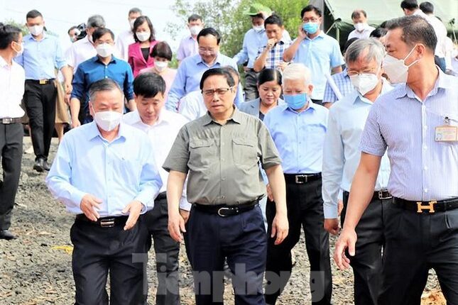 tp-binh-phuoc-5-3300 Thủ tướng giao các bộ, ngành Trung ương phối hợp địa phương sớm nghiên cứu phương án, giải pháp thông tuyến